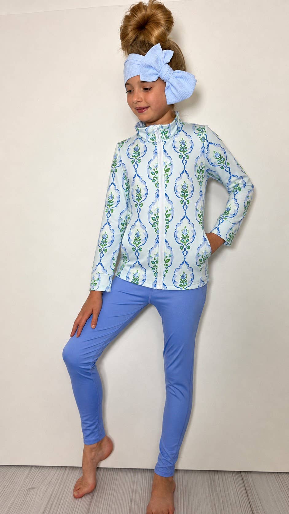 Blue Rose Frame Athletic Girls Set